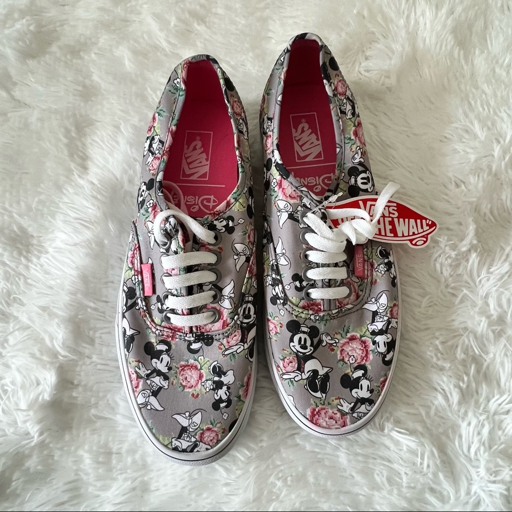 NEW Disney x Vans - Picture 2 of 9